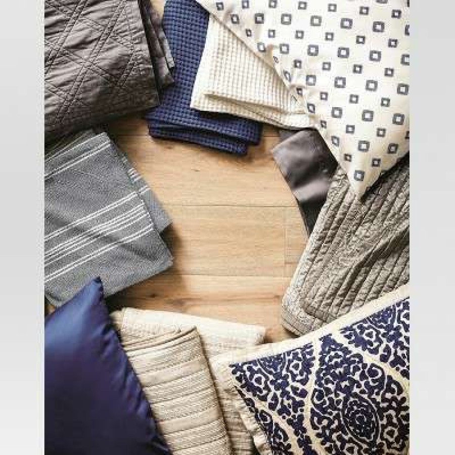 Bedding Collections * | Discount Threshold Linen Blend Quilt Collection